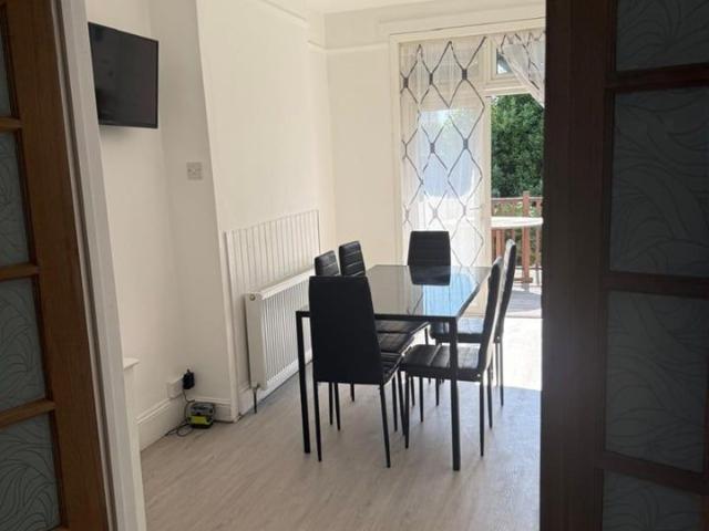 3 Bed Terraced House, Dartmouth Road, NW4