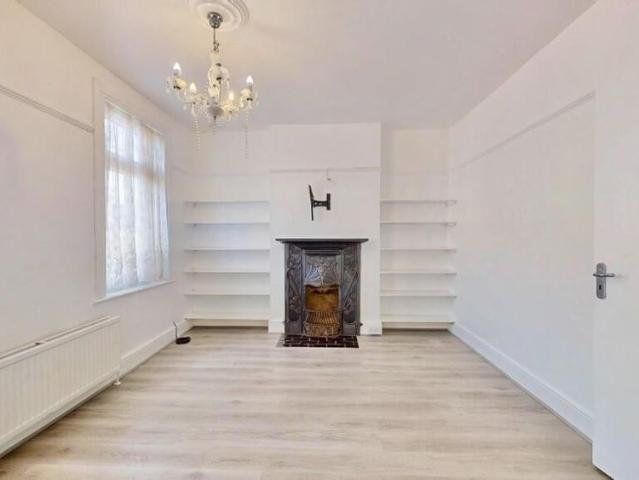 3 Bed Terraced House, Faircross Avenue, IG11