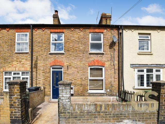 3 Bed Terraced House For Rent