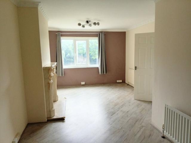 3 Bed Terraced House, Grimsell Walk, S6