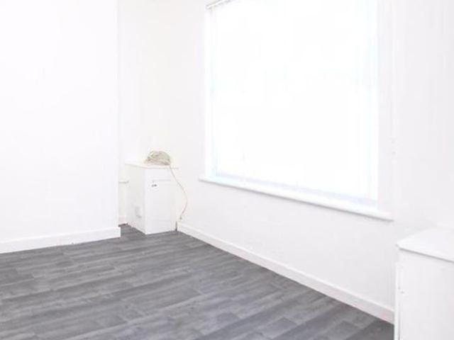 3 Bed Terraced House, Handfield St, L5