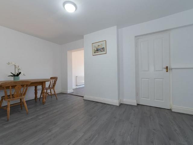 3 Bed Terraced House, Kynaston Avenue, CR7