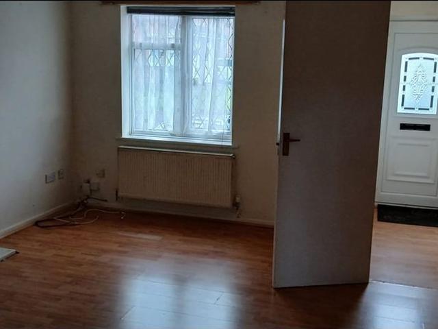 3 Bed Terraced House, Larchfield Close, B20