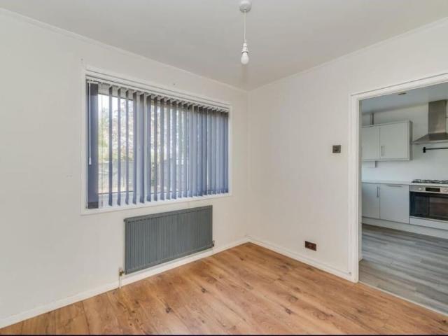 3 Bed Terraced House, Leighton Road, S14