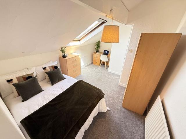 3 Bed Terraced House, Lumley Walk, LS4