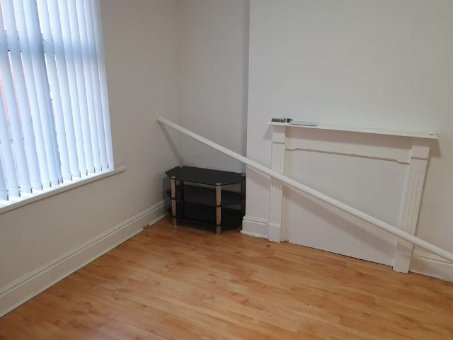 3 Bed Terraced House, Lyndhurst Road, NG2