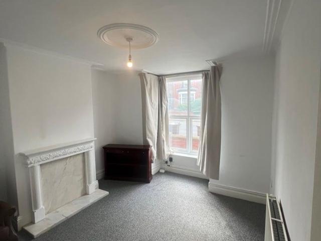 3 Bed Terraced House, Main Road Sheffield, S9