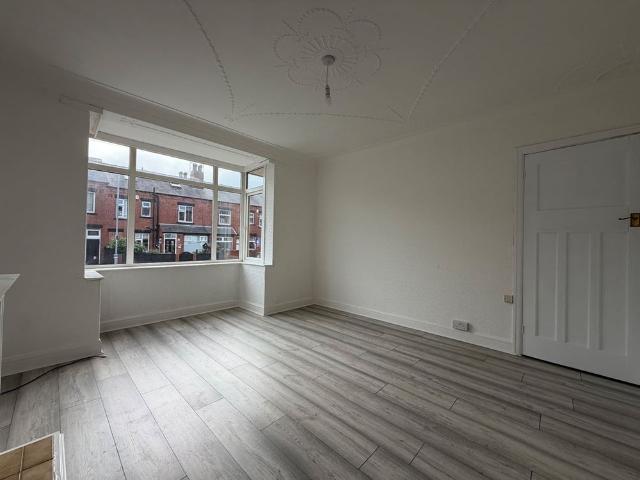 3 Bed Terraced House, Marsden Place, LS11