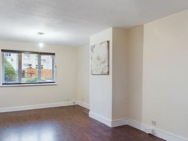 3 Bed Terraced House, Moredunvale View, EH17