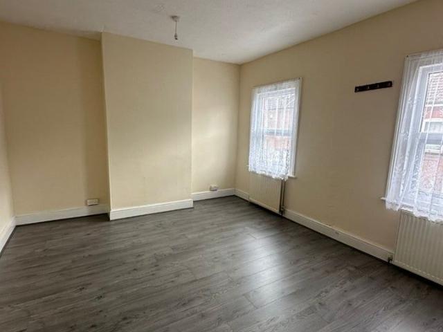 3 Bed Terraced House, Ridgway Road, LU2
