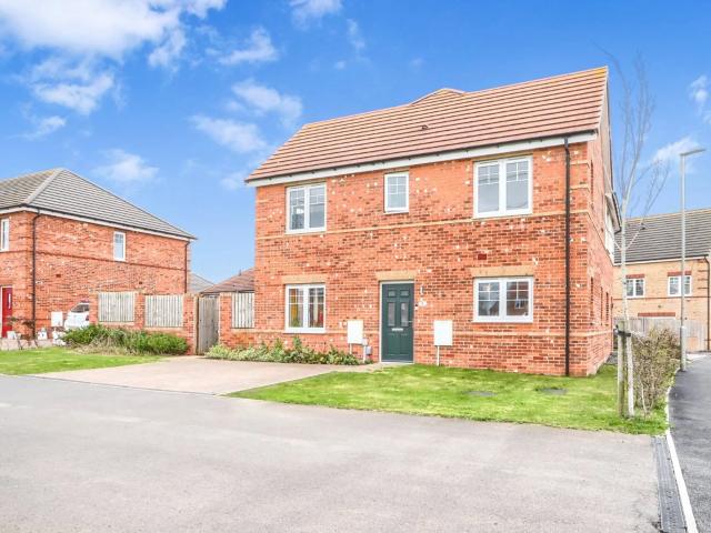 3 bed to rent in Turnwrest Grove, Stockton On Tees, TS19