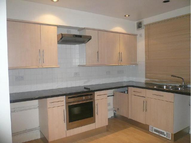 3 Bed Town House near Queens Road