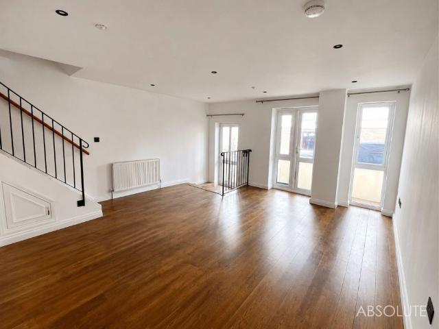 3 bed town house to rent in Beach Road, Priory Cottages Beach Road, TQ4