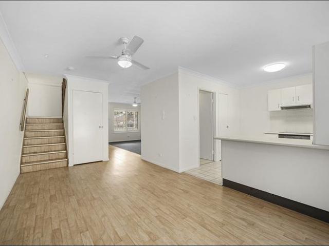 3 Bed Townhouse in Sought After Complex Water Included!