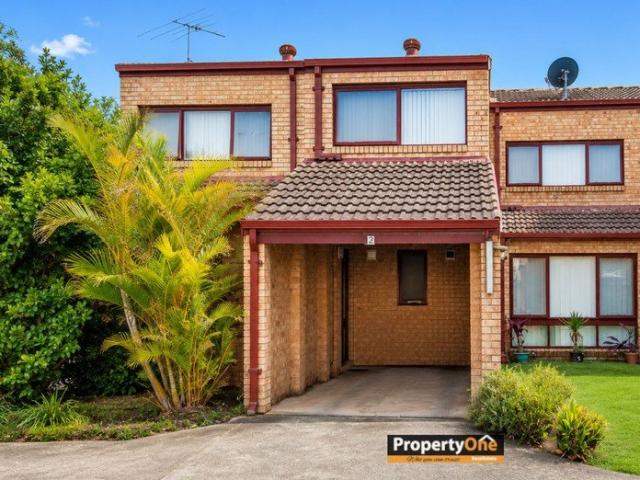 3 bed townhouse next to Ingleburn Station