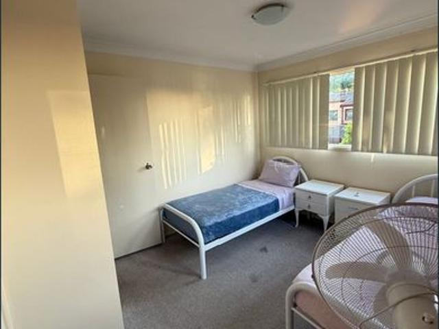 3 bed townhouse next to Ingleburn Station