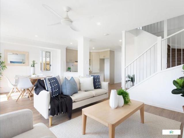 3 BED TOWNHOUSE WITH GARAGE AND DRIVEWAY