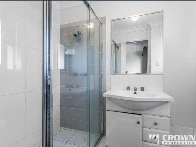 3 bed unit opposite a shopping complex, ready to move in or rent it