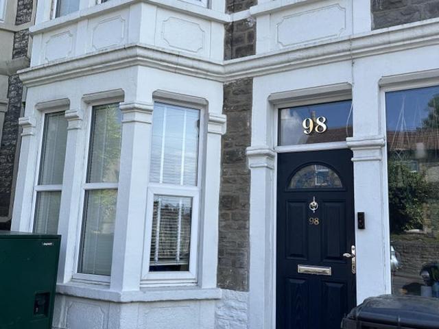 3 Bed Victorian, St George – Couple Wanted