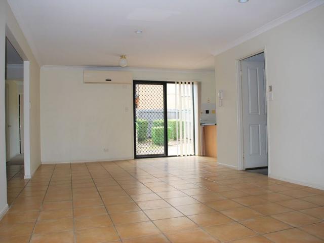 3 BED VILLA IDEALLY SITUATED OFF DAW ROAD RUNCORN Photos Taken in A Similar Property