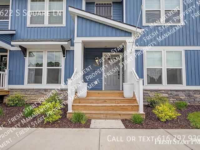 3 Bed with 2.5 Baths in Rockford's Serene Setting with Fenced in Yard