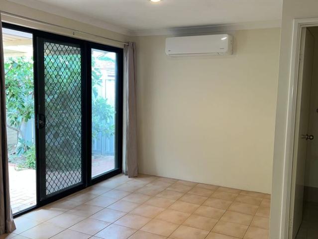 3 Bed x 2 Bath Villa. Central Location!