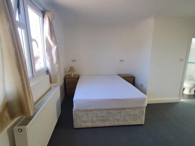 3 Bed Apartment Ground Floor Flat HOUNSLOW TW3 3AA Dream Homes Residentials Hounslow Limited