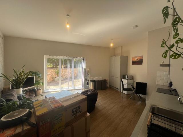 3 Bed Apartment For Rent