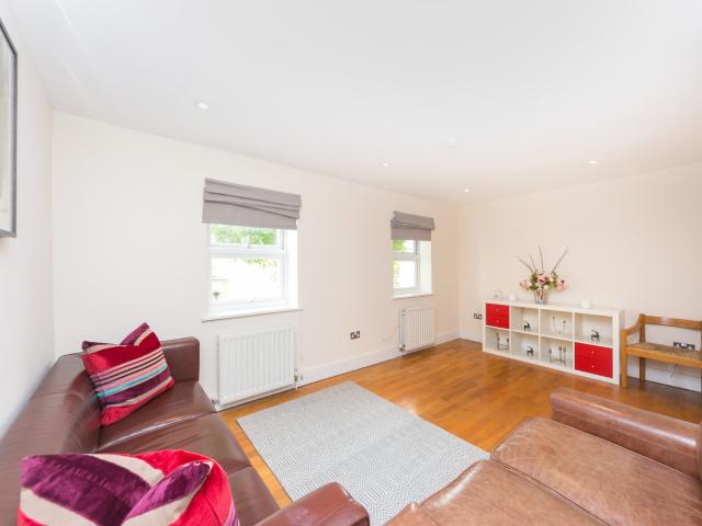 3 Bed Apartment Haverstock Hill London NW3