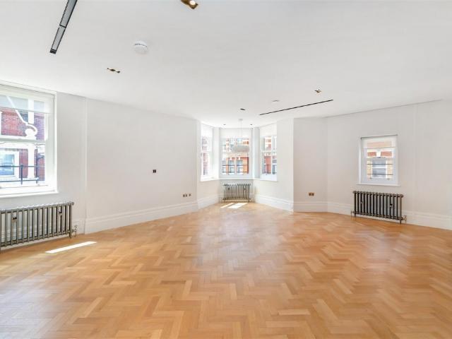 3 Bed Apartment To Let