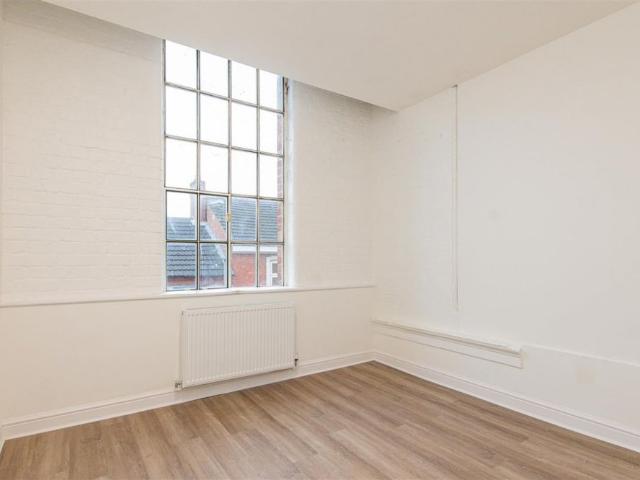 3 bed Apartment To Let