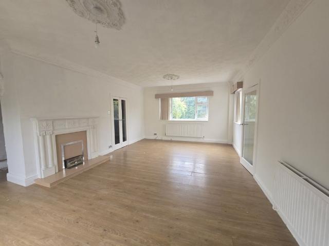 3 bed Bungalow To Let