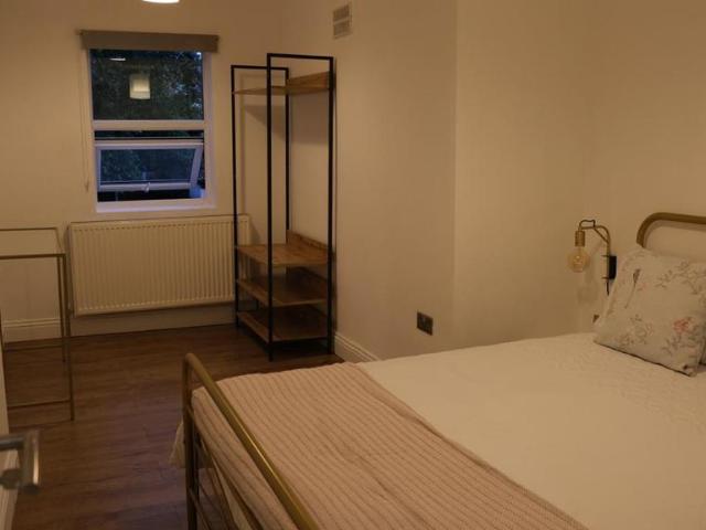 3 Bed, Buxton Road, London, E15 3 bed terraced house to rent £3,000 pcm £692 pw