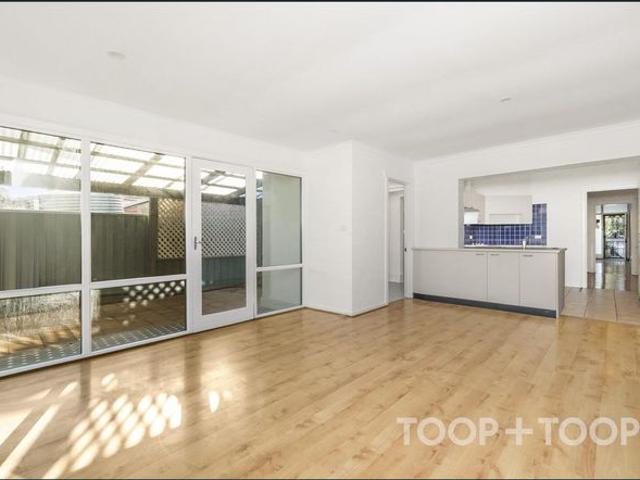 3 Bed Cottage in the heart of Hyde Park!