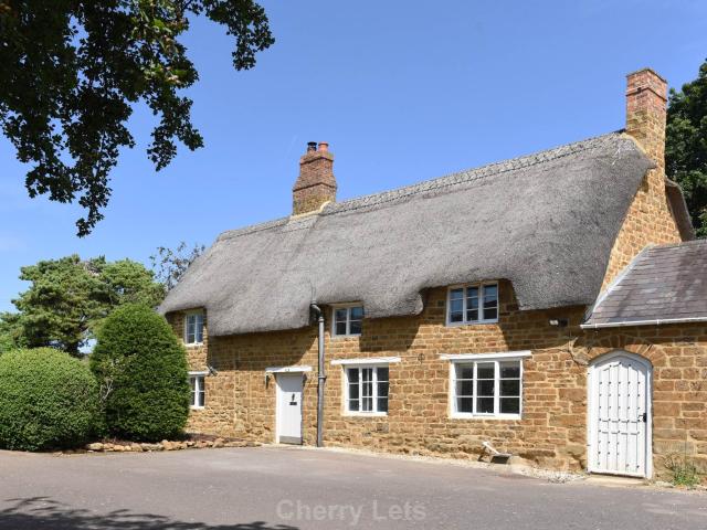 3 bed cottage to rent in Horley, OX15