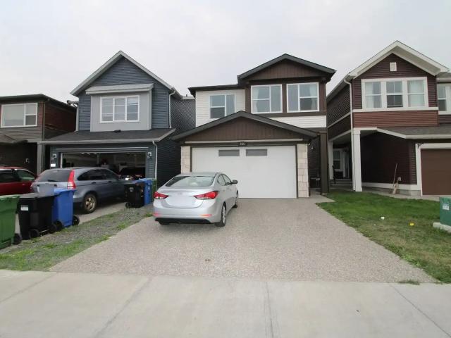3 Bed + Den + Bonus Room, 3 Full Bath House, Double Garage, Saddle Ridge NE — 3 Bedrooms House