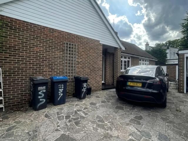 3 bed detached bungalow to rent in Hillcrest Road, Purley, CR8