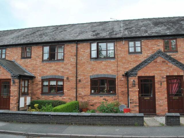 3 bed Detached House to Let