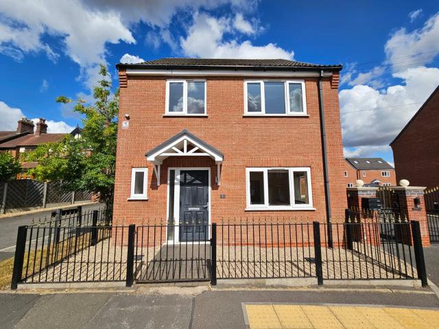 3 bed detached house to rent in Loscoe Denby Lane, Loscoe, Heanor, Derbyshire, DE75 £1,095 per month