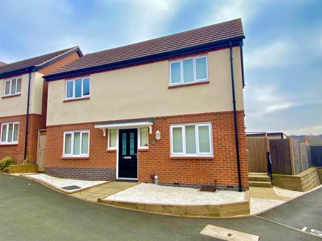 3 BED Detached house To rent