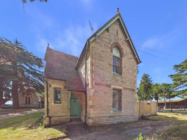 3 BED Detached house To rent