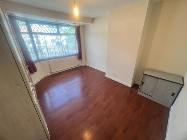 3 Bed Detached House, Bridgewater Road, HA0