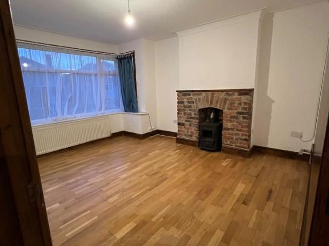 3 Bed Detached House, Carrholm Mount, LS7
