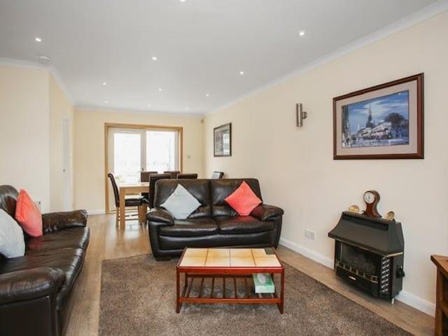 3 Bed Detached House, Howdenhall Drive, EH16