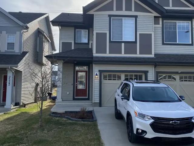 3 Bed Duplex with A/C, Backing on Greenspace – Chappelle Gardens