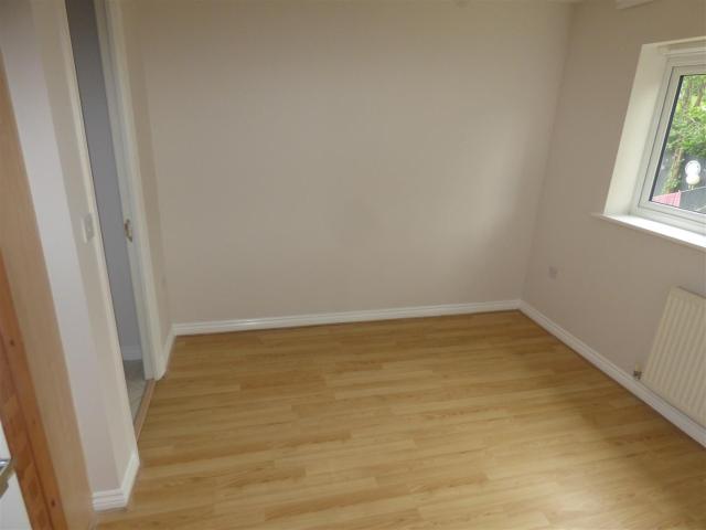 3 bed end of terrace to rent in Malthouse Road, Ilkeston. DE7 4PA