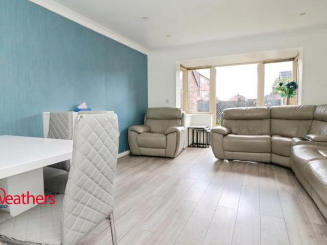 3 bed end of terrace house to rent in Waterway Lane, Kilnhurst, Mexborough