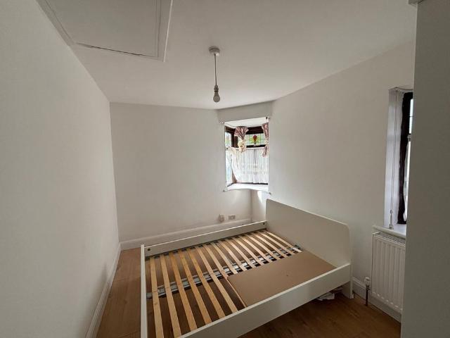 3 Bed End Terrace, Exeter Gardens, IG1