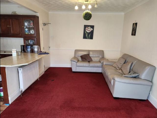 3 Bed End Terrace, Netherfield Gardens, IG11
