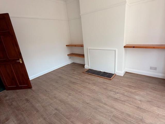 3 Bed End Terrace, Oakdene Road, CH42